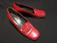 在飛比找Yahoo!奇摩拍賣優惠-PRADA 普拉達 義大利製 紅色 皮鞋 平底鞋(尺寸35)