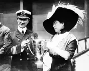 New 8x10 Photo: Unsinkable Molly Brown Gives Award to CARPATHIA Captain