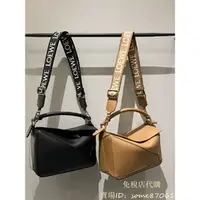 在飛比找蝦皮購物優惠-❥免稅店代購❥ LOEWE 羅意威 23新款 緞面小牛皮迷你