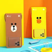 在飛比找momo購物網優惠-【LINE FRIENDS】熊大莎莉手機防水袋 可觸控背掛袋