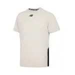 【NEW BALANCE】NB 短袖 上衣 T恤 運動 慢跑 機能 反光 速乾 男 女 米白色 亞規(AMT31251TW1-F)