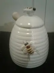 Mary Lake Thompson Beehive Honey Pot With Wood Dipper Ceramic New