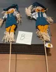 TARGET HARVEST DECOR LOT OF 2 SCARECROWS 16" B UG7