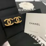 二手現貨 CHANEL 金色 雙C LOGO 古埃及 壓印圖騰 夾式 耳環 LEJA