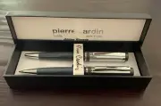 Pierre Cardin Pen Pencil Set Gray Marble/Silver Hard Case (Never used)