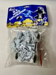 Vintage U.S. Space Exploration Playlet with Plastic Figures SEALED BRAND NEW #1