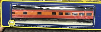 AHM HO Scale RTR #6402-SP 1930 85’ Observation Southern Pacific NOS