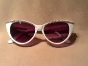 100% UVA Cat Eye Rhinestone Sun Glasses