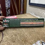Kato 106-6307 Southern Pacific Morning Daylight Articulated Chair 2 Car Set