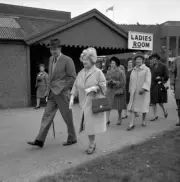 Royalty - The Queen at the Grand National - Aintree, Liverpool 1965 OLD PHOTO