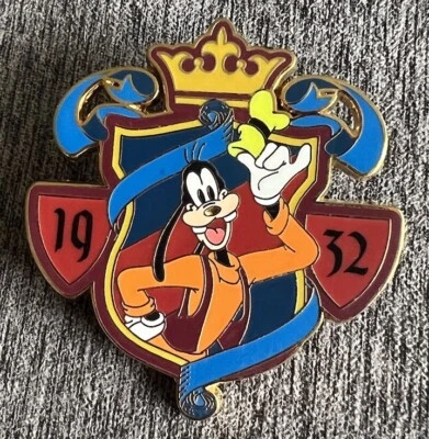 DISNEY WDW DISNEY CHARACTER CREST GOOFY LIMITED EDITION PIN