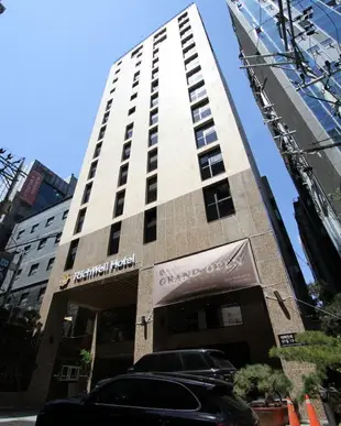 瑞奇威爾酒店Richwell Hotel