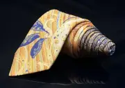 ROBERT GRAHAM Silk Gold Paisley Designs Tie 62” 3.5”