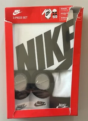 Nike Baby LS Bodysuit, Hat, Booties, 3 Pc Gift Box Set White Swoosh 6-12 M