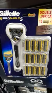 Gillette Fusion Proshield Razor + 13 Cartridges