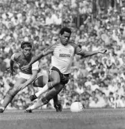 Brian Stein, Kenny Sansom Arsenal v Luton Town 1983 FOOTBALL OLD PHOTO