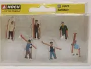 Noch Ho 15829 Skiers Set #2 Six Figures (5 On/With Skis, 1 On Crutches)
