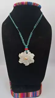 Necklace Woven in Macrame Thread and Sea Shell Flower Design