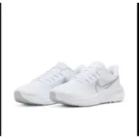 在飛比找蝦皮購物優惠-《轉賣》Nike 白色女生慢跑鞋 Air Zoom Pega