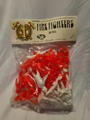 New ! 26 Pc Fire Fighter Vintage Toys Red White Tim-Mee Plastic USA Army Men