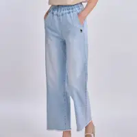 在飛比找momo購物網優惠-【moz】瑞典 駝鹿 水洗 鬆緊 牛仔寬褲(淺藍)