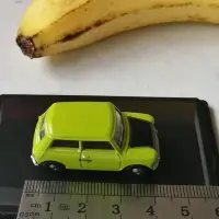 在飛比找Yahoo!奇摩拍賣優惠-憨豆先生車子模型綠mini cooper迷你奧斯汀4cm超小