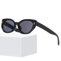 在飛比找Very buy優惠-歐美風金屬釘貓眼太陽鏡素顏墨鏡男款防紫外線太陽眼鏡