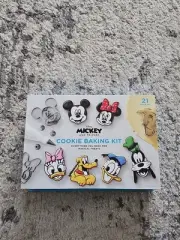 NEW Williams Sonoma Disney Mickey and Friends Cookie Baking Kit 21 Pcs