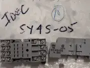 10 PIECES IDEC & AB PLUG IN DIN RAIL SOCKETS (445)