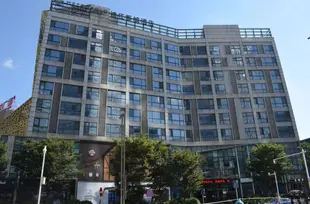 錦江都城酒店(南昌紅谷灘萬達廣場店)Metropolo Jinjiang Hotels (Nanchang Honggutan Wanda Plaza)