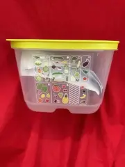 Tupperware FridgeSmart 7.5 Cup Vented Fruit/Veggie Storage Container