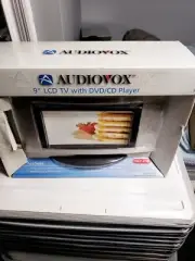 New Vintage Audiovox PVS21090W Portable 9" LCD TV DVD Player with Accessories