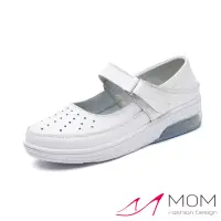 在飛比找momo購物網優惠-【MOM】真皮娃娃鞋 氣墊娃娃鞋/真皮沖孔透氣小圓頭一字帶舒