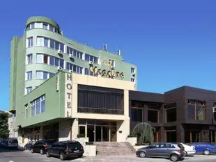 梅加羅斯酒店