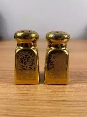 24k Gold Gilt Etched Design Salt & Pepper Shakers - Hutschenreuther Selb Bavaria