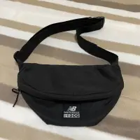 在飛比找蝦皮購物優惠-new balance 1906 黑色腰包 bum bag