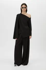 Serenitas Lounge Top in Black - CAMILLA AND MARC® C&M