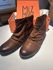 NEW Miz Mooz Sallie - Hazelnut - Ruched Leather Ankle Boots Size 42 WIDE