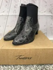 Trotters Women’s Kippy Fashion Boot, Dark Grey, Size 7W, Item 2178cu