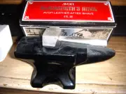 NEW ORG BOX AVON VTG BLACKSMITHS ANVIL AVON LEATHER SHAVE 4 OZ FULL ORG BOX