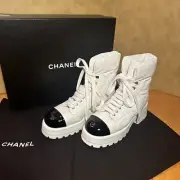 Chanel White Leather Lace Up Boot With Fur & Patent Leather CC Tip Size 9B