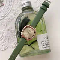在飛比找蝦皮購物優惠-摩登韓國輕奢小衆品牌手錶女複古簡約氣質學生高級感綠皮帶手錶法