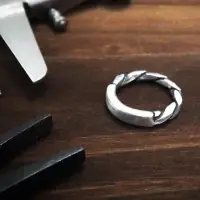 在飛比找momo購物網優惠-【ART64】戒指 方晶格-黑麻花平版戒 霧面 純銀戒指
