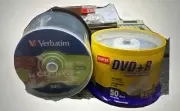 Verbatim CD-RW Discs 80 Minutes 700MB 4xSpeed 50 Count & Staples DVD+R 50 Discs