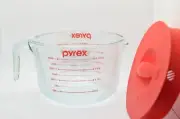 Pyrex 8 Cup Clear Glass Measuring Cup With Red Lid 64 oz Handle Discontinued