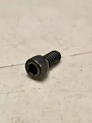 Dewalt Black & Decker 286068-00 Screw for Bench Grinder