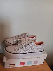 NIB Children's Memory Foam Canvas Slip Ons Sz 3 Animal Print Zebra Sneakers