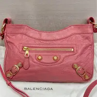 在飛比找PopChill優惠-[二手] Balenciaga hip 莓粉色 實體顏色再淺