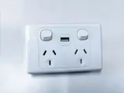 Double Power Point 10A with 2A USB Charger 250V SWI2S10U