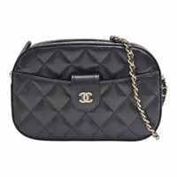 在飛比找momo購物網優惠-【CHANEL 香奈兒】經典雙C LOGO菱格粒紋牛皮拉鍊斜